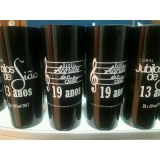 distribuidor de copos personalizados para festa de aniversário Água Funda
